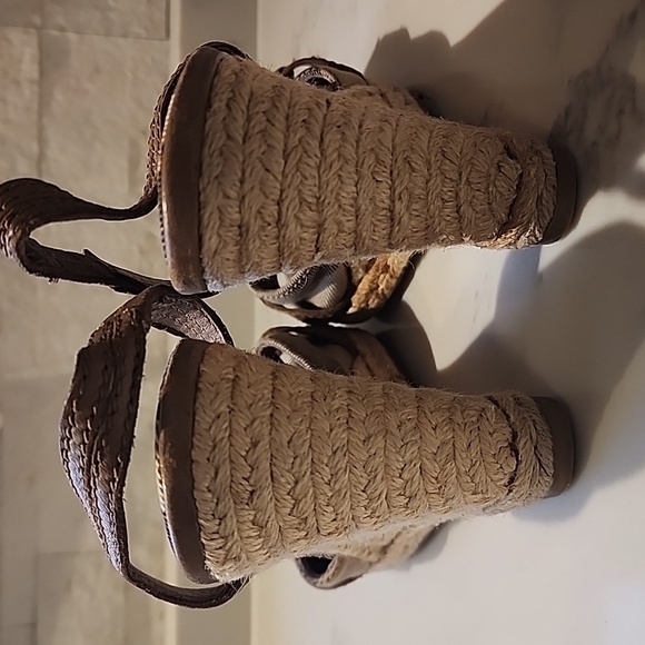 Authentic Burberry wedge sandals size 40 - Picture 2 of 7